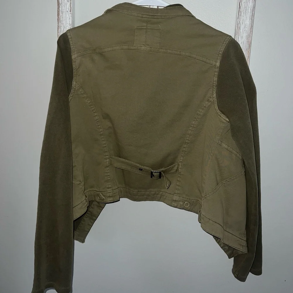 Jacket - Picture 2 of 5
